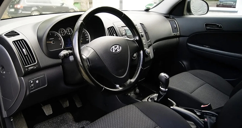 Hyundai I30 cena 17500 przebieg: 150000, rok produkcji 2010 z Szczecin małe 781
